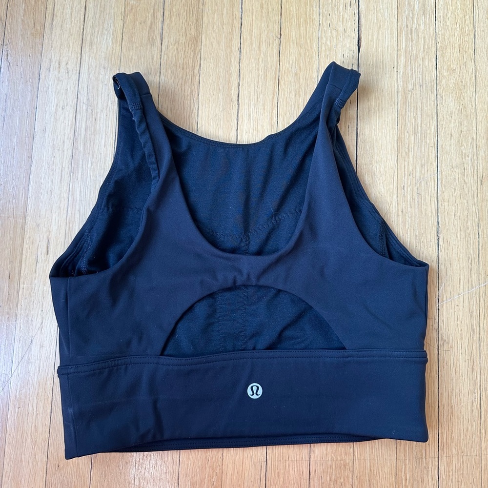 Women’s Lululemon High Neck Sports Bra size 6